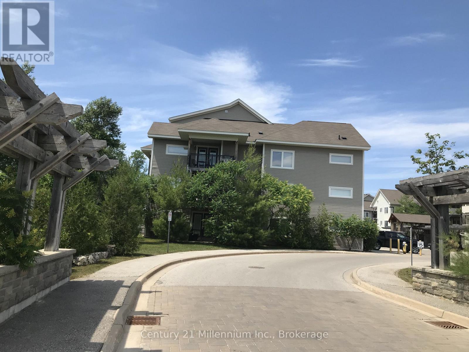 301 - 2 BRANDY LANE DRIVE Collingwood