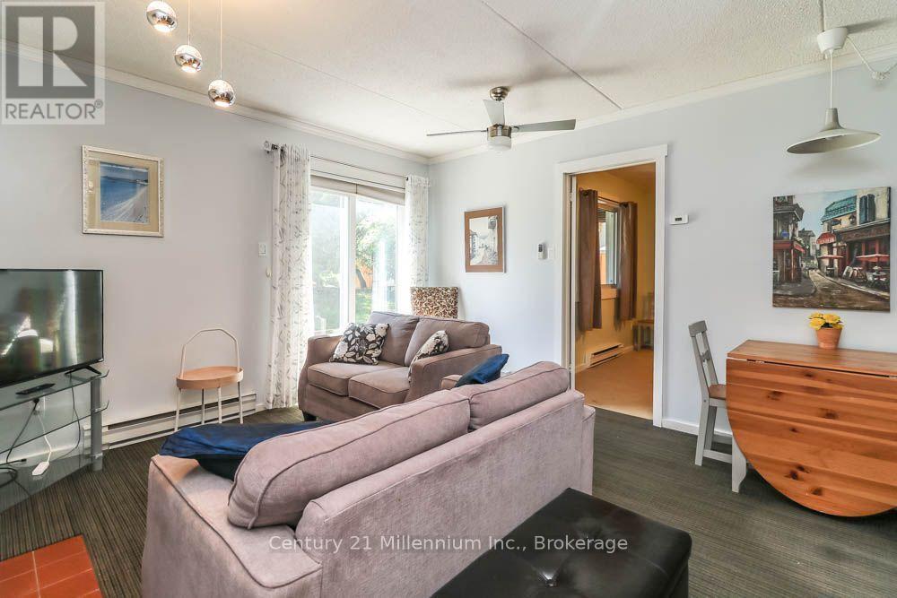 6 - 15 DAWSON DRIVE Collingwood