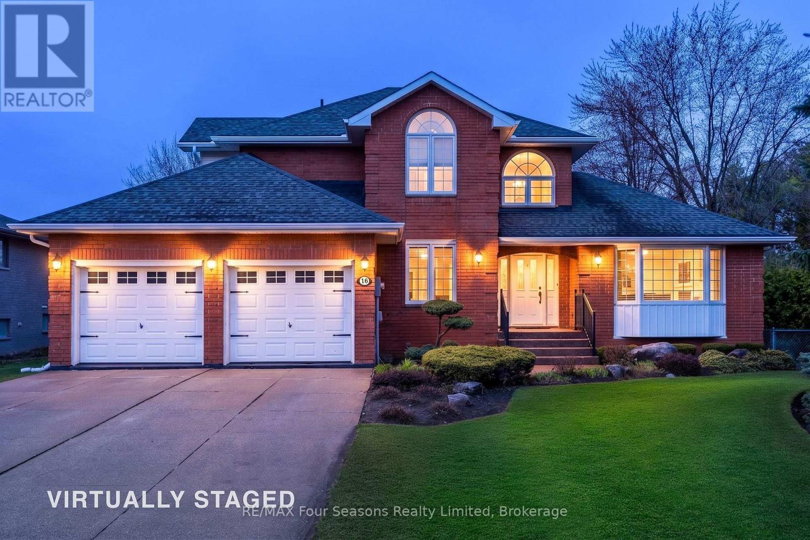 16 CARMICHAEL CRESCENT Collingwood