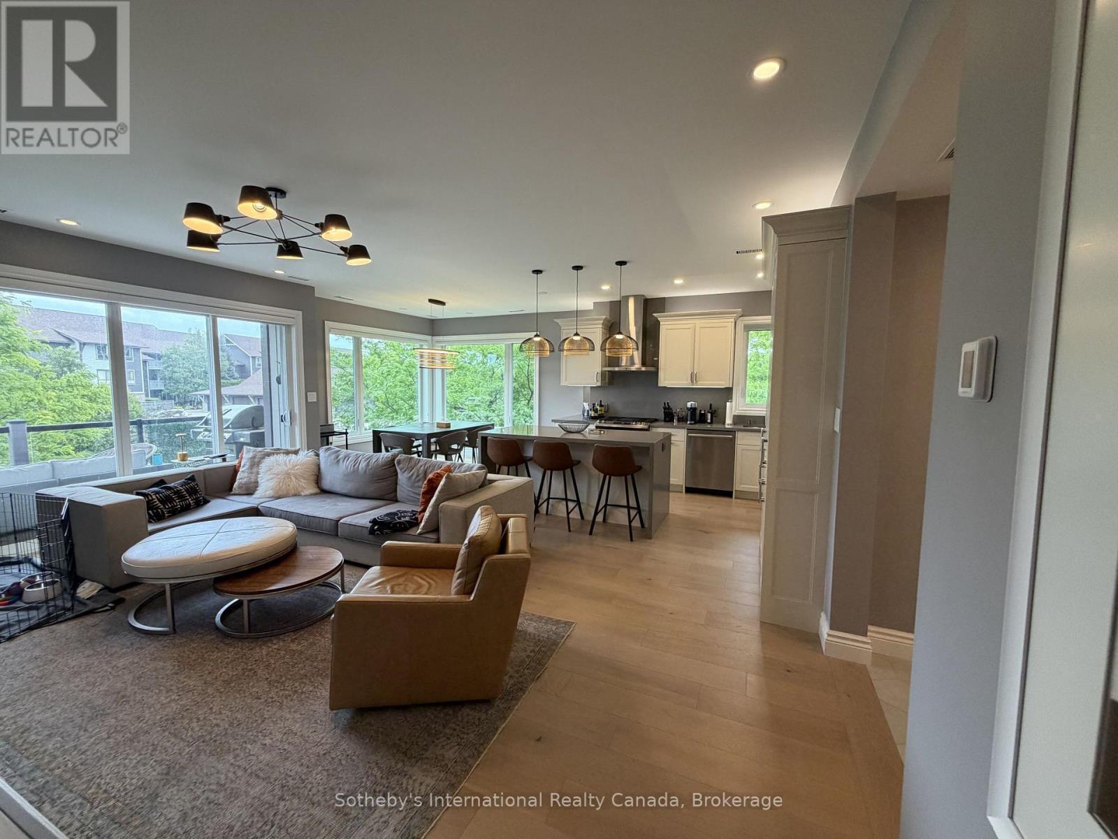 658 JOHNSTON PARK AVENUE Collingwood
