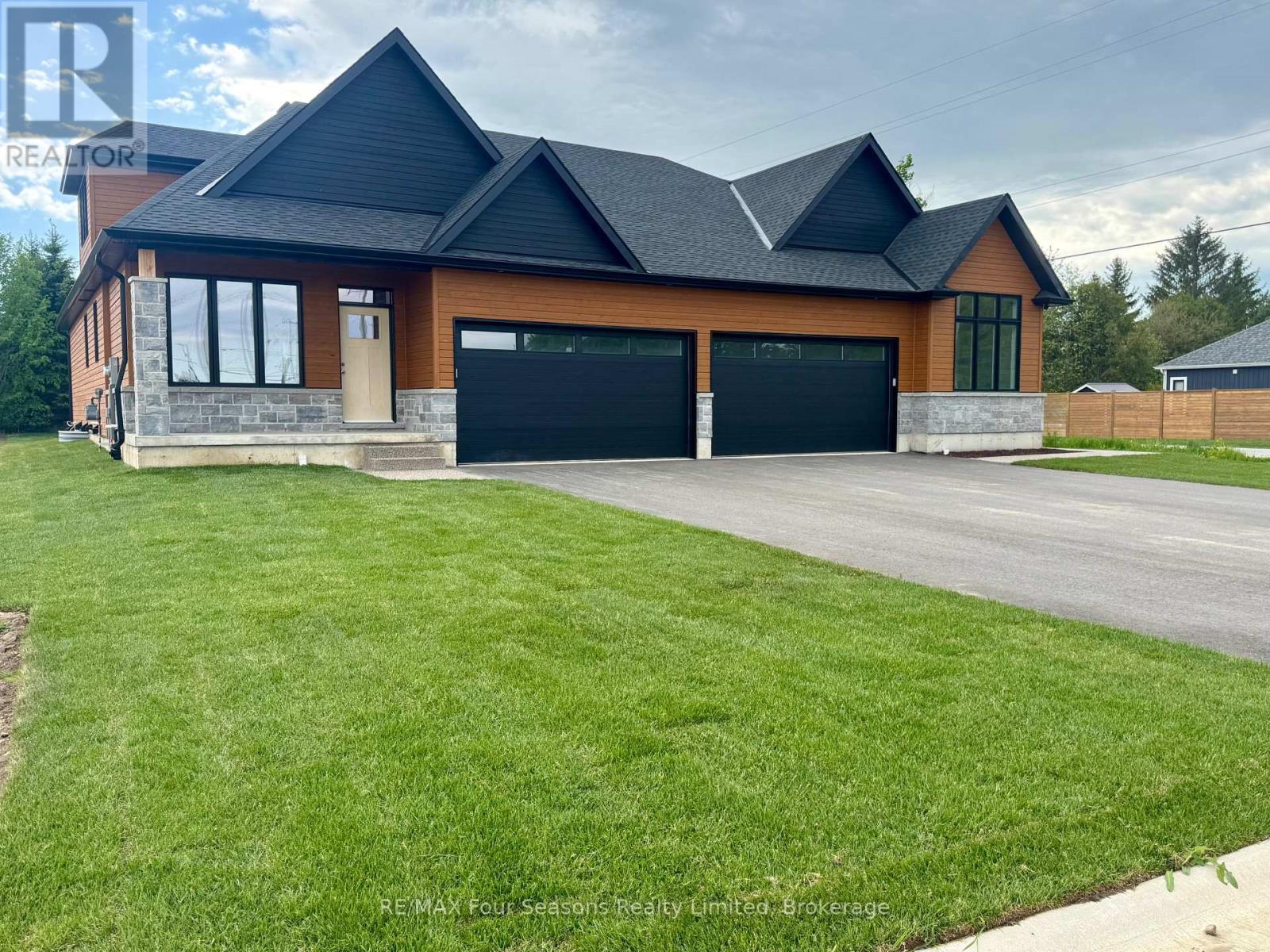 3 BOYNTON COURT Blue Mountains
