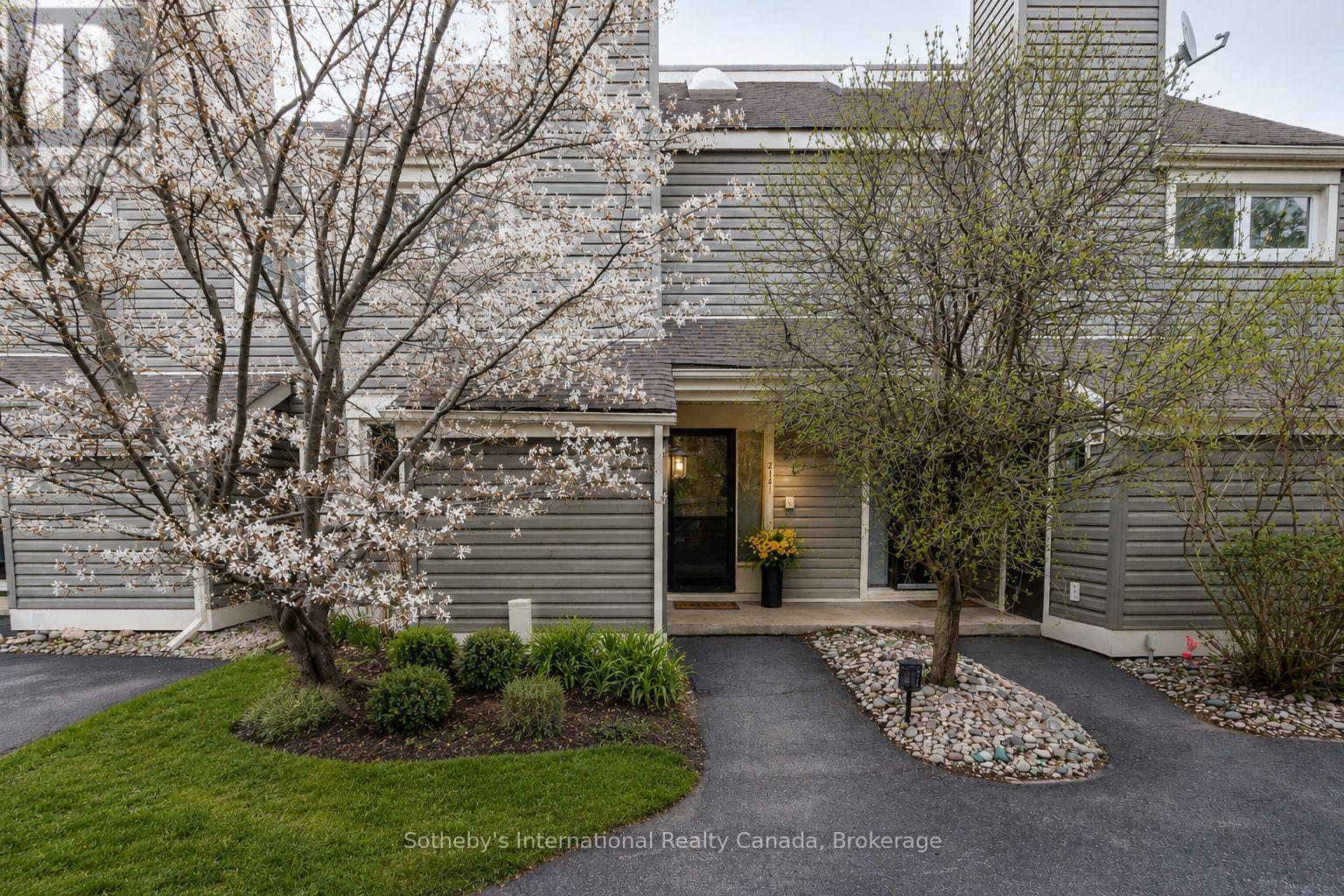 214 - 214 ESCARPMENT CRESCENT