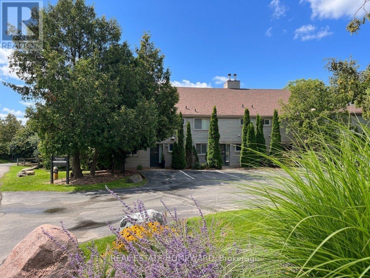 130 ESCARPMENT CRESCENT