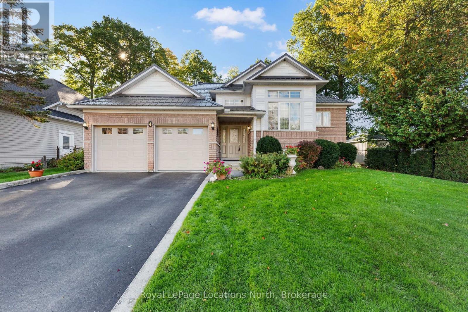 4 TRAILWOOD PLACE