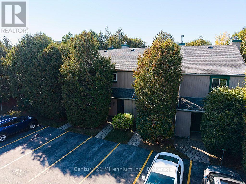 327 - 5 DAWSON DRIVE