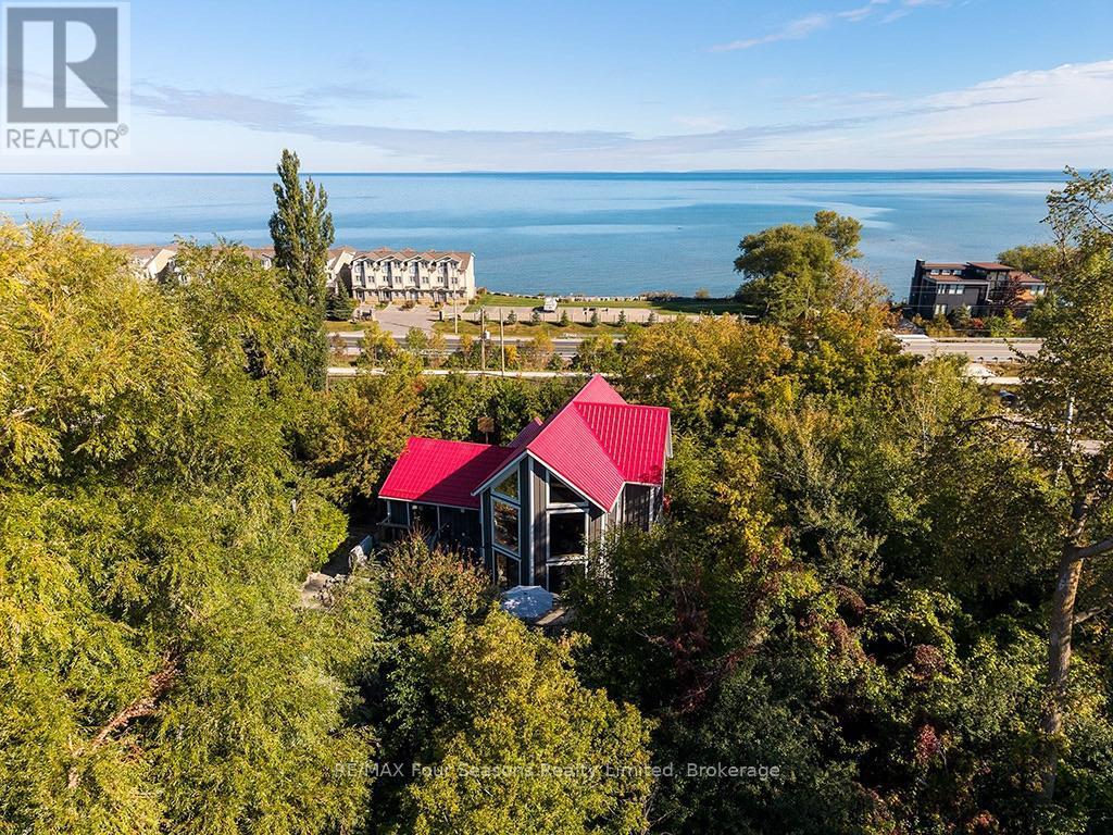 190 LAKESHORE ROAD E Blue Mountains
