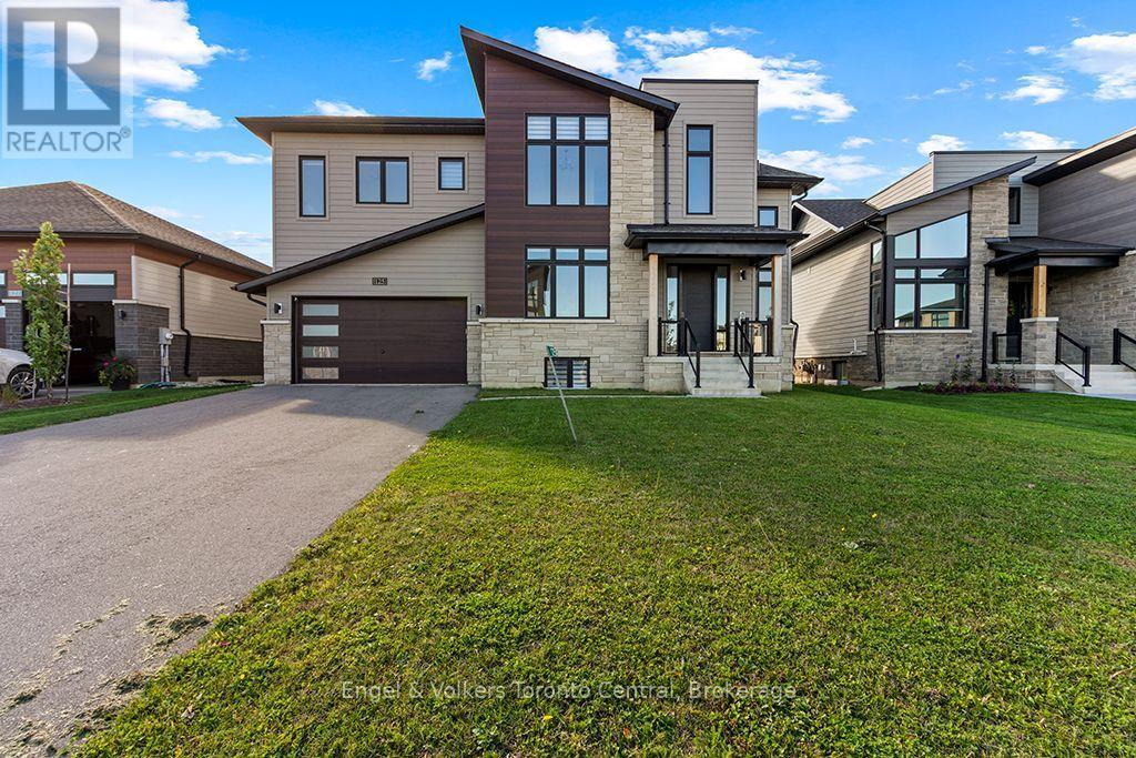 125 STONELEIGH DRIVE